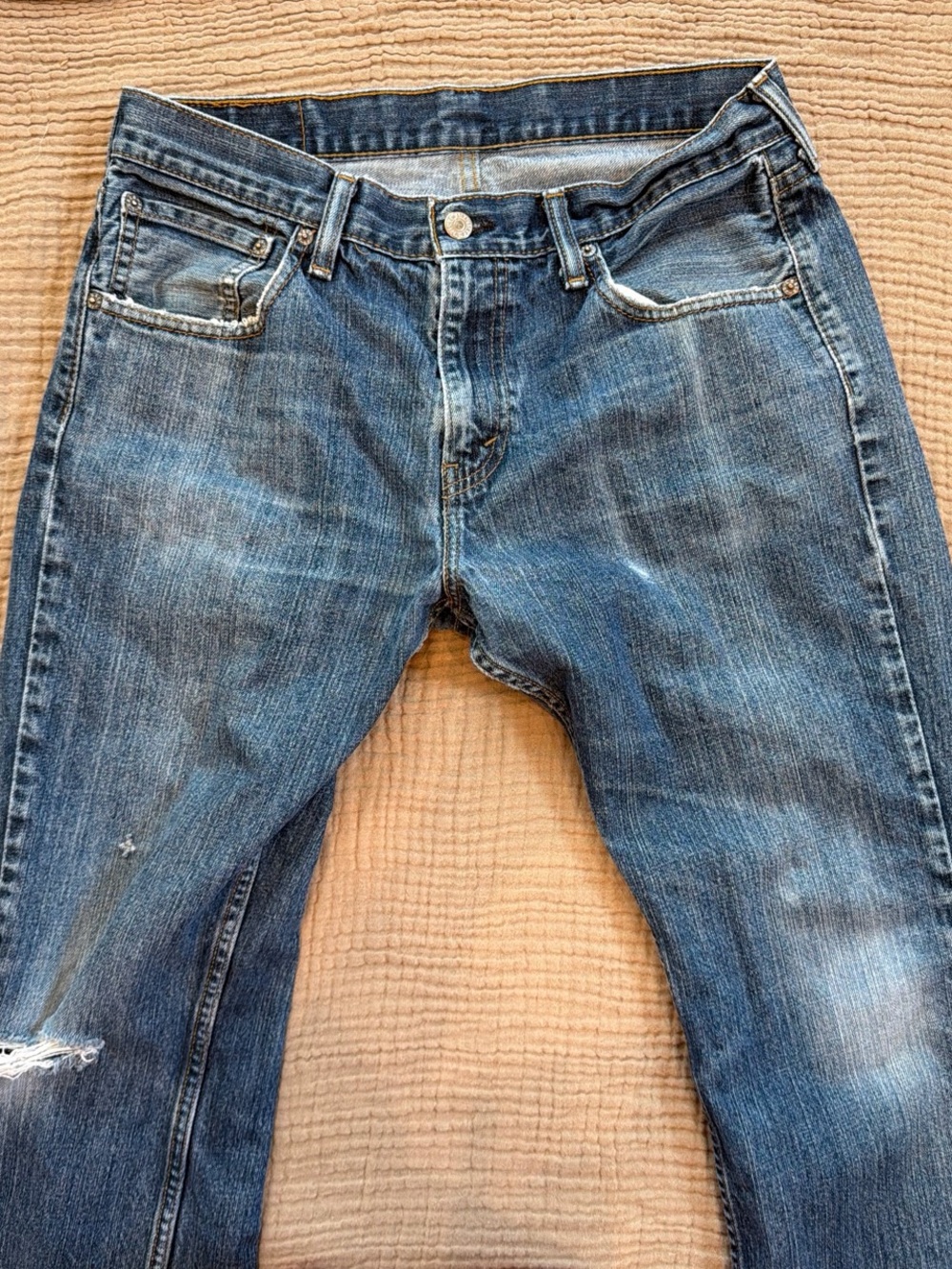Levi’s distressed - Picture 2 of 5